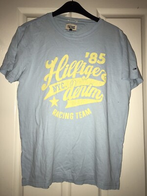 Tommy Hilfiger Denim Racing Team NYC '85 T-Shirt Sky Blue Size Small sehr guter Zustand