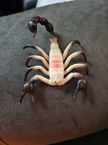 Scorpion figurine action figure toy PVC vinyl 4” - Picture 1 of 8