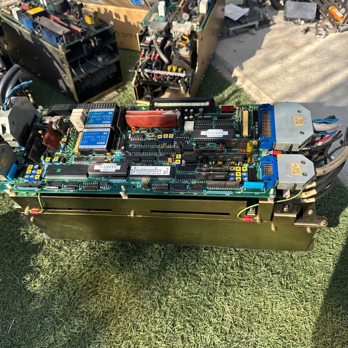Sanyo Denki 60BB030FXW10 Servo Drive It is a part removed Sanyo Denki 60BB030FXW10 Servo Drive It is a part removed
