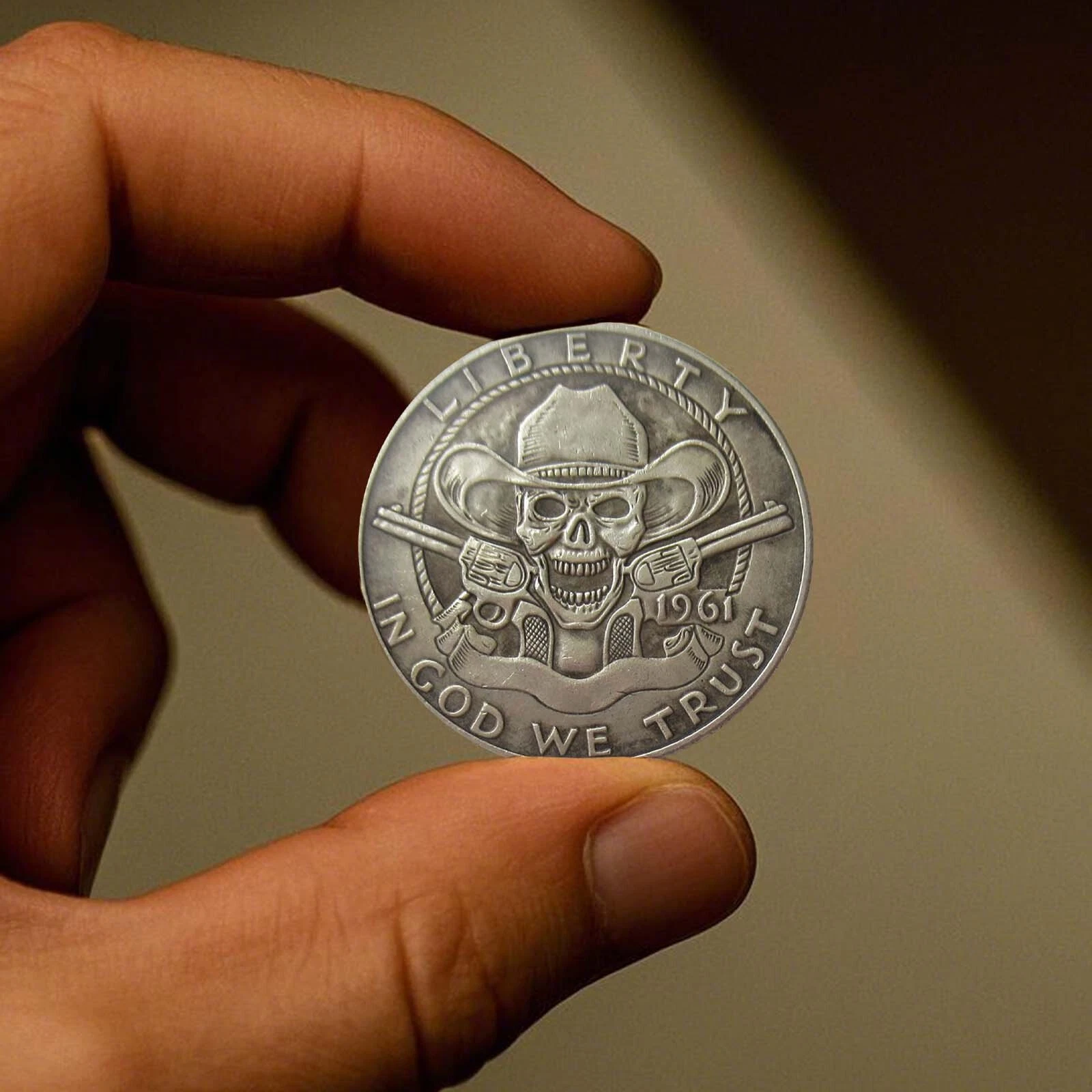 Commemorative Coin Skull Head USA In God We Trust Silver Liberty - Picture 3 of 8