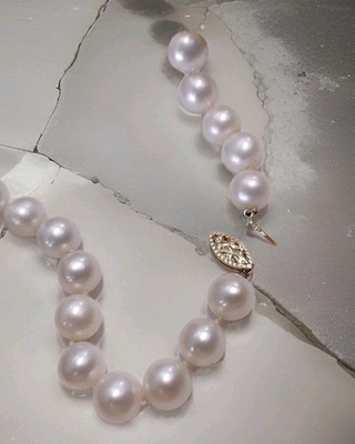 14K CP (UNSURE Faux or real Pearls) Necklace(CLAP BROKEN need repair)
