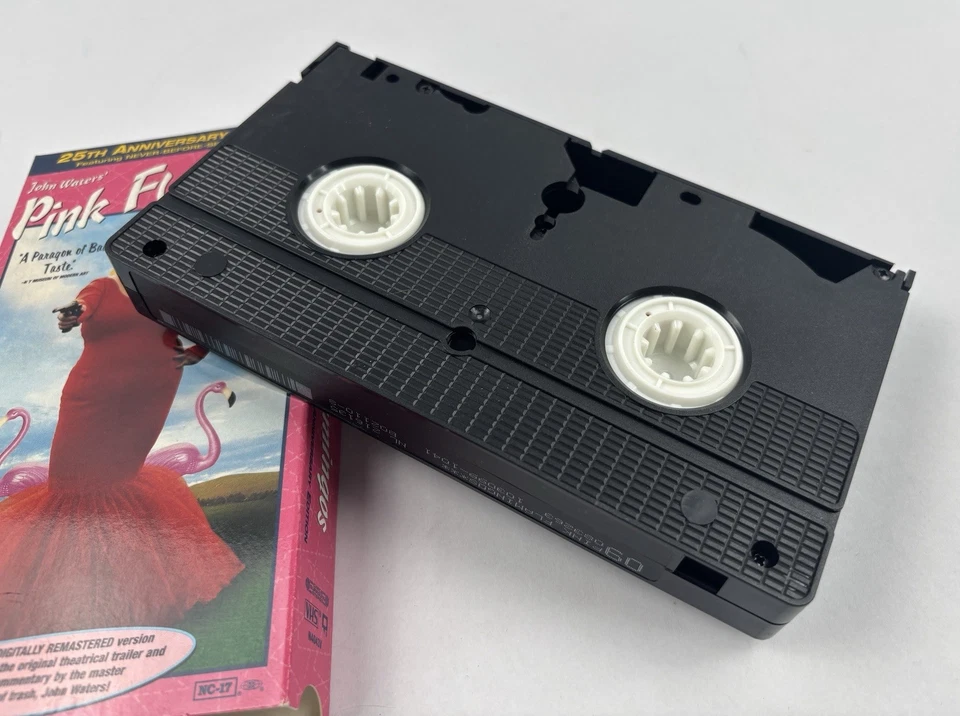 Pink Flamingos: 25th Anniversary Edition (1997, VHS) - Image 3 of 4