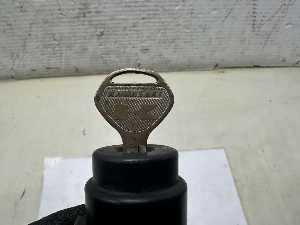Kawasaki ZX 600 Key Block Possibly KZ 750 316158 See