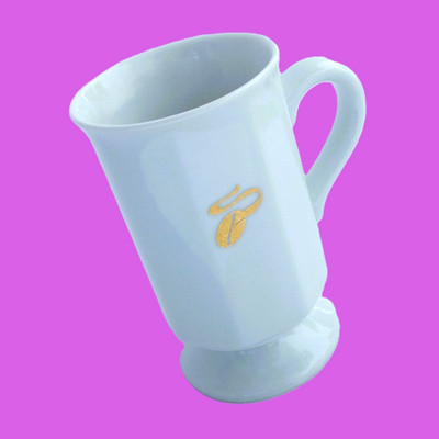 KAFFEE-CAPUCINO-TASSE- TCHIBO-S. P. M. - WALKÜRE-BAYREUTH-PORZELLAN -weiß