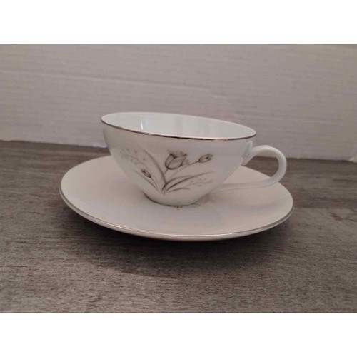 Creative Royal Elegance Fine China of Japan Cup & Saucer Set - Picture 2 of 12