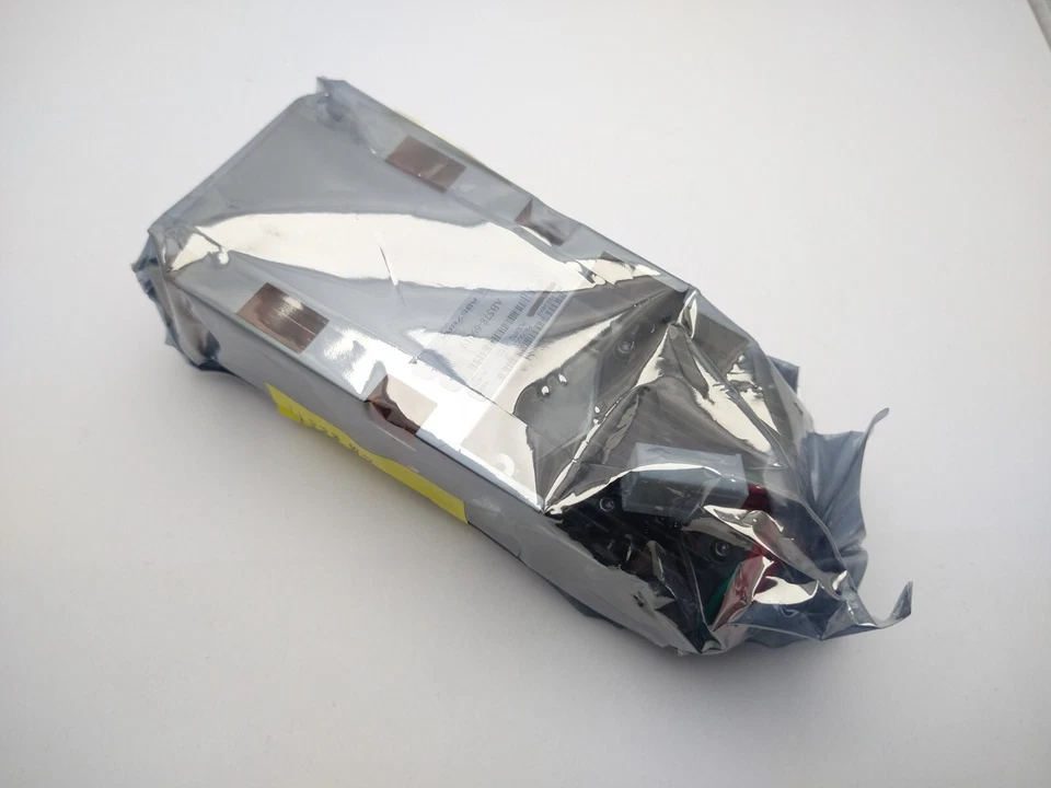 HP AB578-69019 Intel Itanium 9050 1.6GHz 24M Cache 533MHz FSB Processor SL9PG - Image 4 of 4