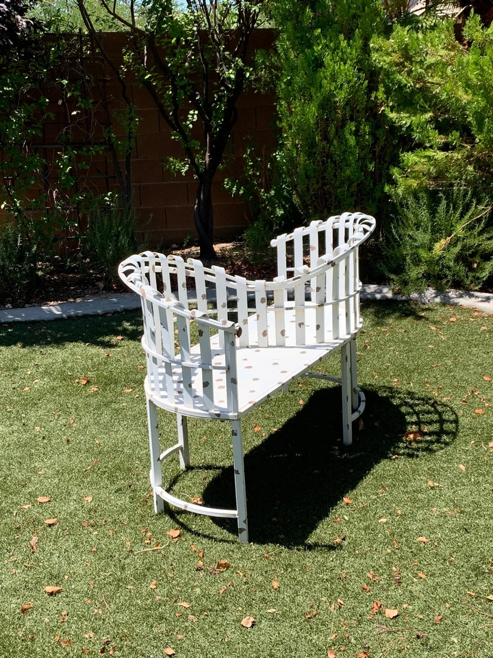 Metal Garden Courting Bench Seat Chair Outdoor Furniture Pickup N Las Vegas NV  - Image 2 of 4