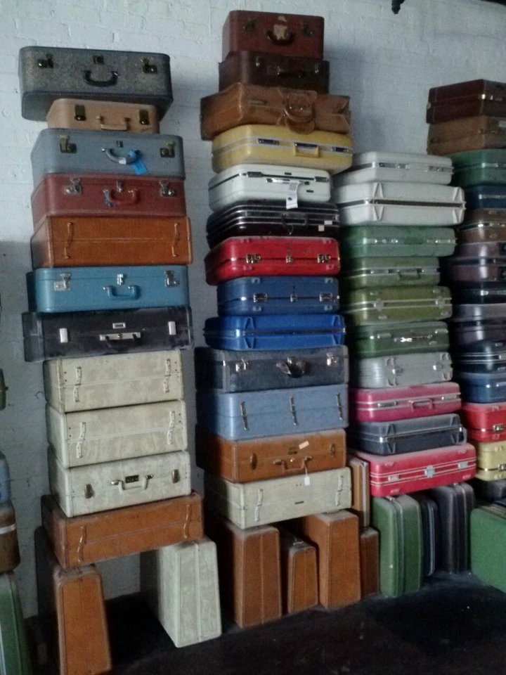 VINTAGE SUITCASE LUGGAGE LOT SAMSONITE TRUNK LEATHER OLD RETRO HARD MULTIPLE MOD - Image 2 of 2