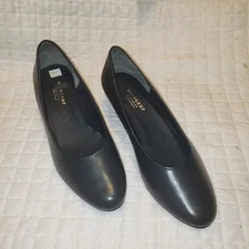 Mark Lemp Classics by Walking Cradles Navy Leather Pumps Shoes With Box 8.5 D 