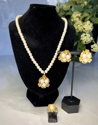 Vintage Costume Jewelry Set Necklace Clip Earrings Ring  Vtg Collector Pearl
