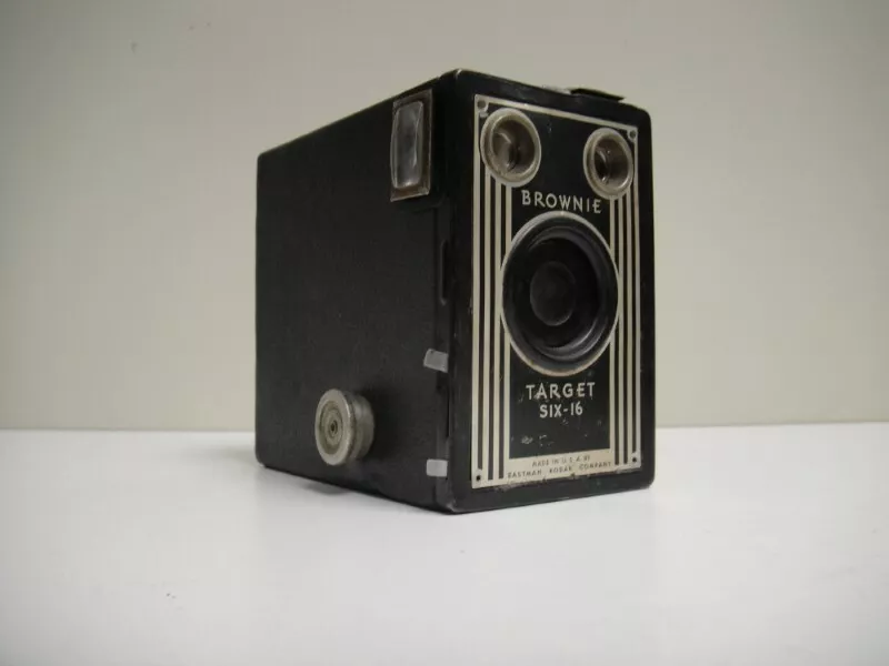 Vintage Eastman Kodak Brownie Target Six-16 Box Camera