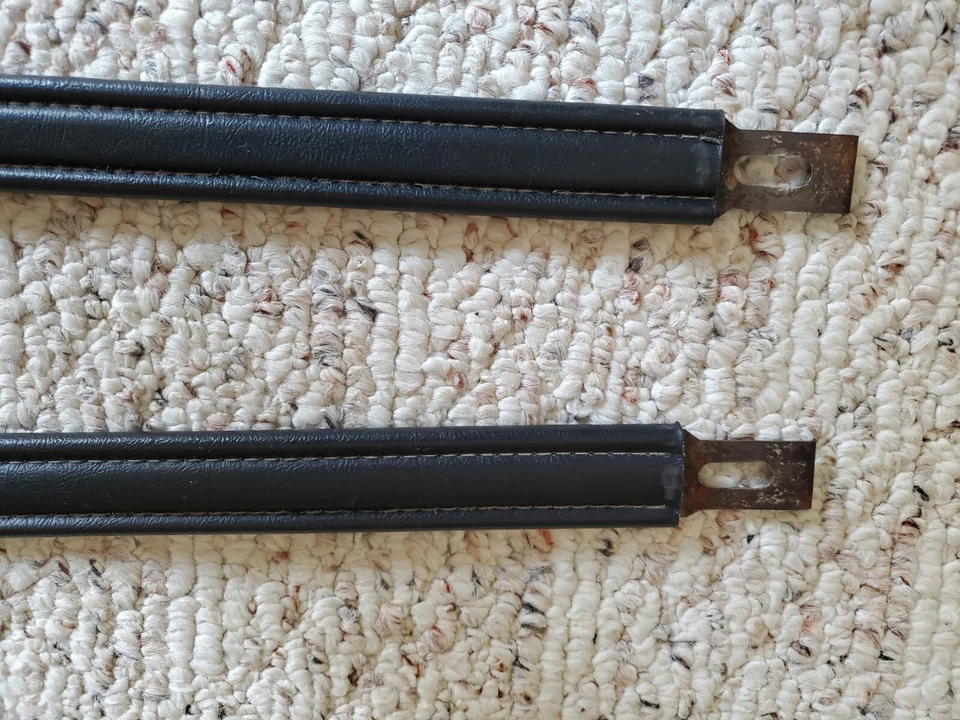 Cadillac Fleetwood 75 1969 1970 limusina puerta trasera tirador correas par negro Foto 4 de 4