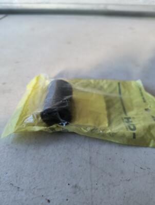 CNH NEW HOLLAND 8603704 Bushing
