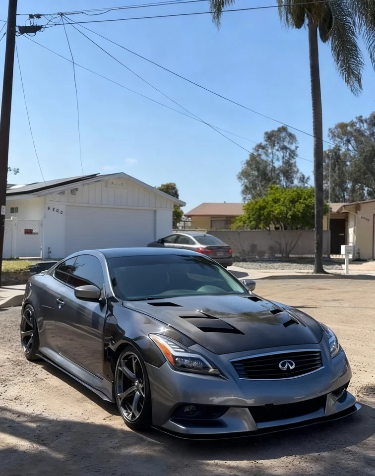 Capó delantero de fibra de carbono forjado para Infiniti G37 (solo 2 puertas) Foto 2 de 4