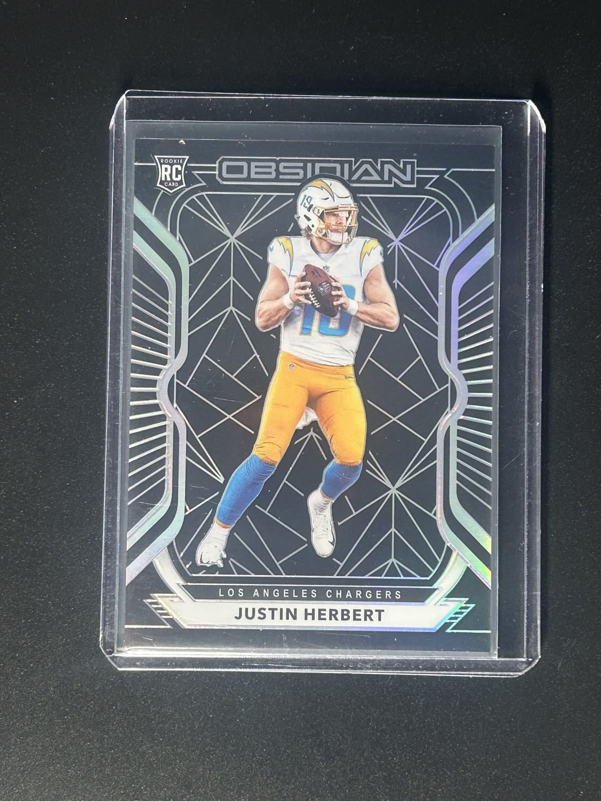 2020 Panini Obsidian - Rookies Justin Herbert #104 (RC)