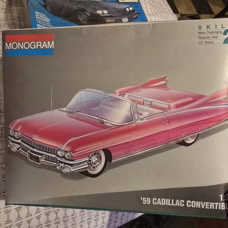 Monogram '59 Cadillac Convertible Pink 1:25 Car Model Kit Skill 2
