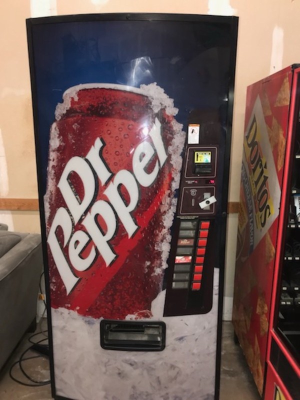 Dixie-Narco Vending Machine, Drinks Do Not Get Cold, Keys Included