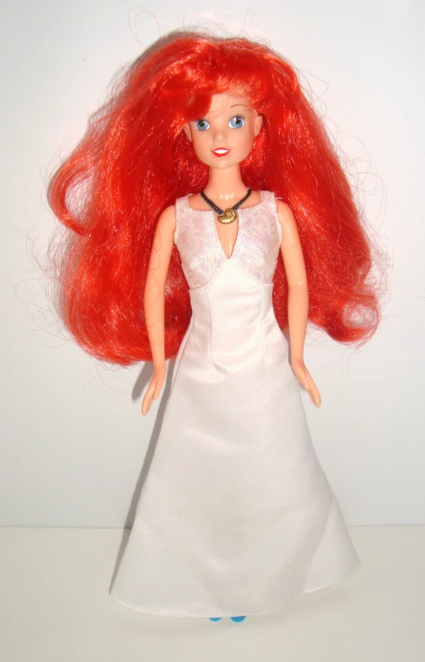 POUPEE MANNEQUIN ARIEL LA PETITE SIRENE MARIEE DISNEY 28 cm SONORE - Photo 1/1