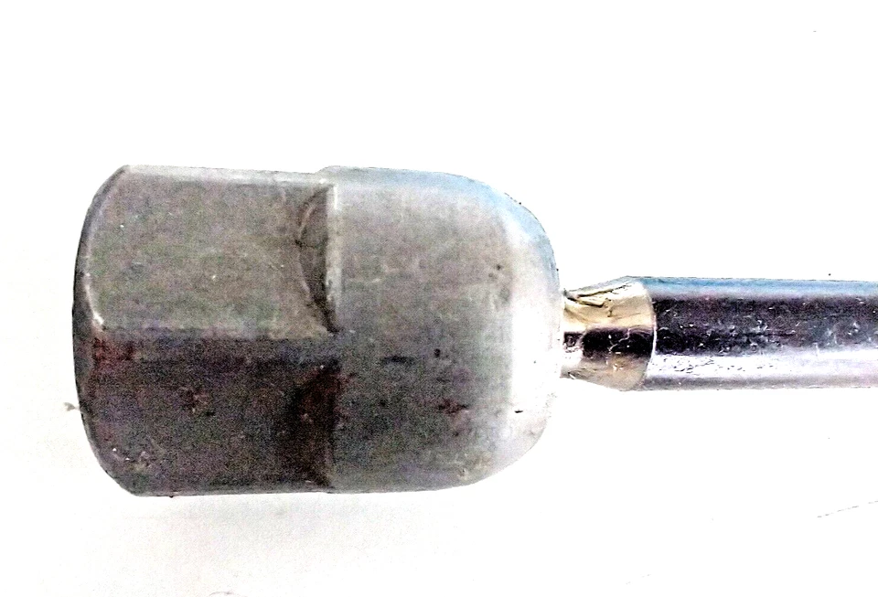 Extremo de varilla de dirección interior delantero TRW ES3061R (Hecho en EE. UU.) Foto 3 de 4