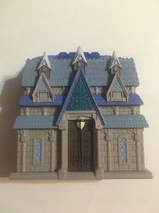 arendelle castle surprise