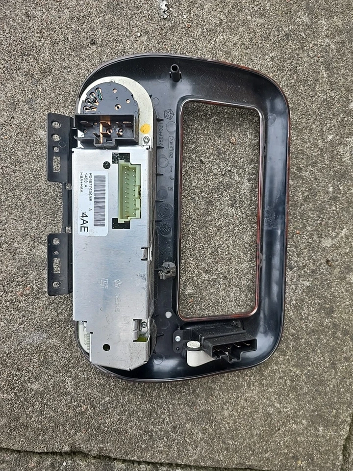 Chrysler Caravan 04677966AB Climate Control Unit with Bezel P4677966 Wood grain - Image 2 of 2