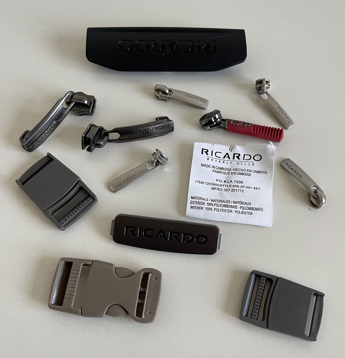Ricardo Beverly Luggage Suitcase Travel Bag Spinner Grip Zip