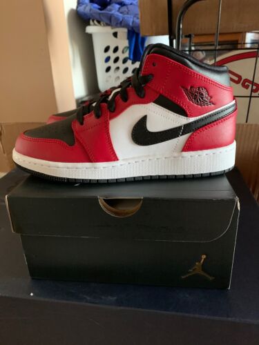 Nike Air Jordan 1 Mid Chicago grade-school 554725-069 PUNTERA NEGRA Talla  3.5Y Nuevo Auténtico | eBay