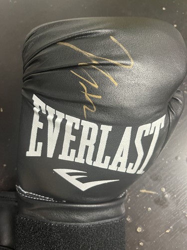 Julio Cesar Chavez SR Signed Boxing Glove Everlast JSA COA - Picture 2 of 4