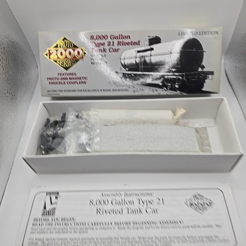 Life Like HO Scale Proto 2000 8.000 Gal. Tank Car Series #21279 Kanotex #8212 | Zustand: New
