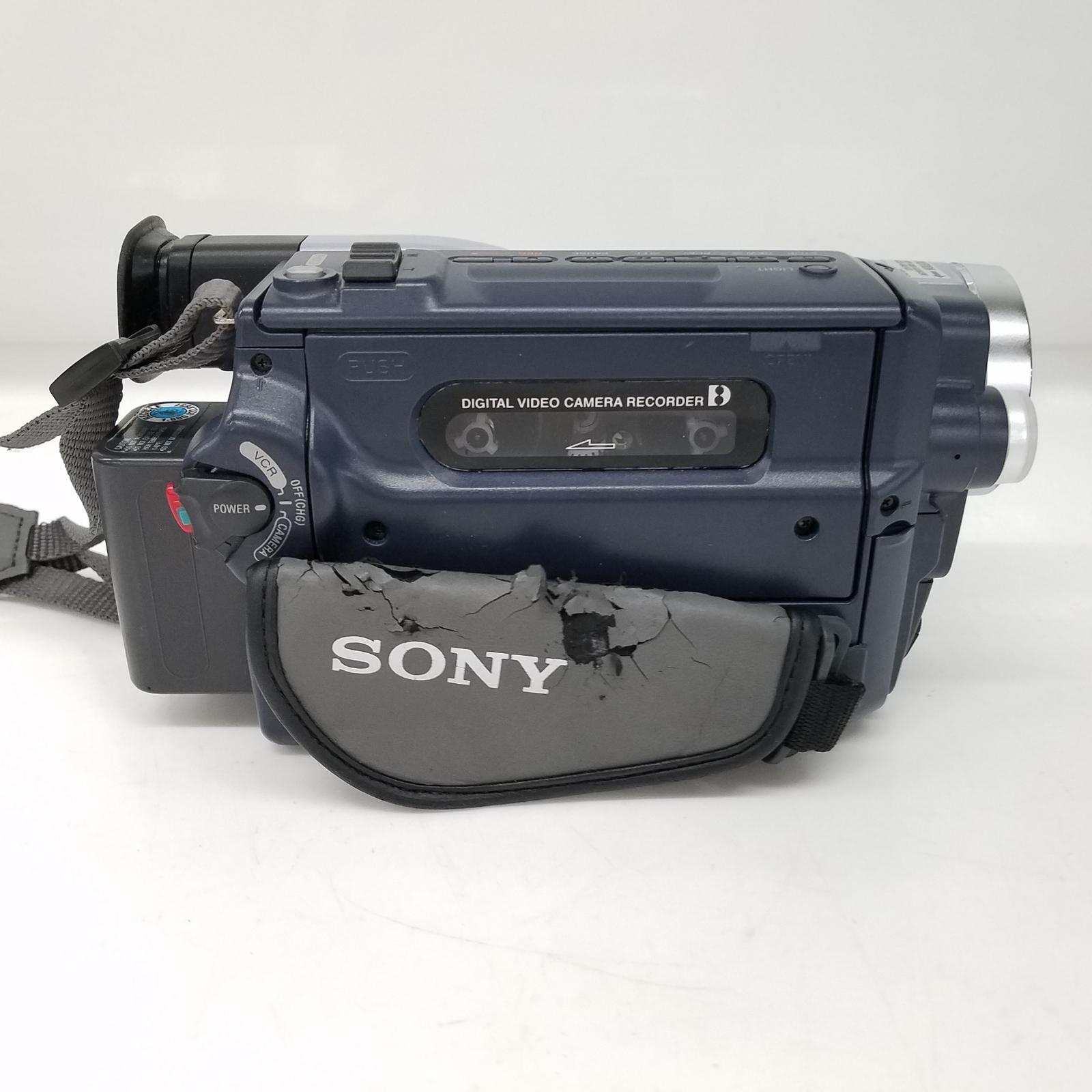 Sony Handycam DCRTRV140 Digital 8 Camcorder eBay