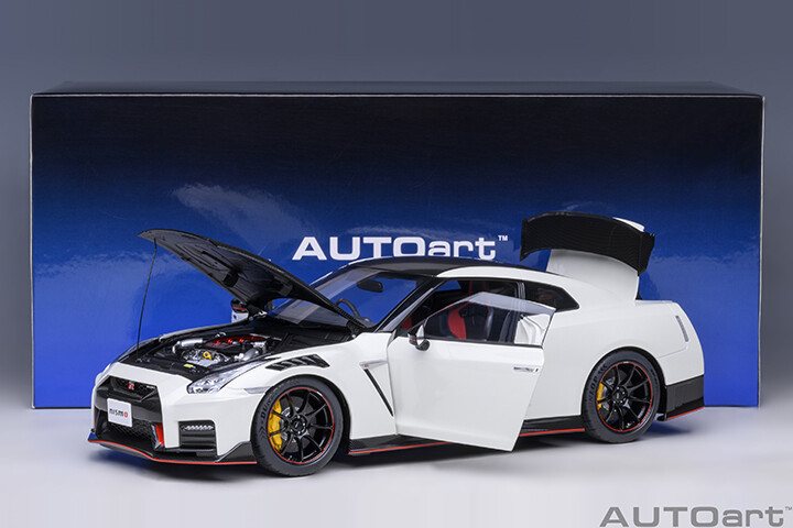 オートアートNissan GT-R nismo 1/18 ミニカー ホワイト AUTOart