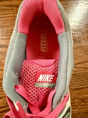 Size 8 1/2Nike Air Max Tailwind  Pink & Grey Woman’s Sneaker Excellent Condition - Photo 1/4