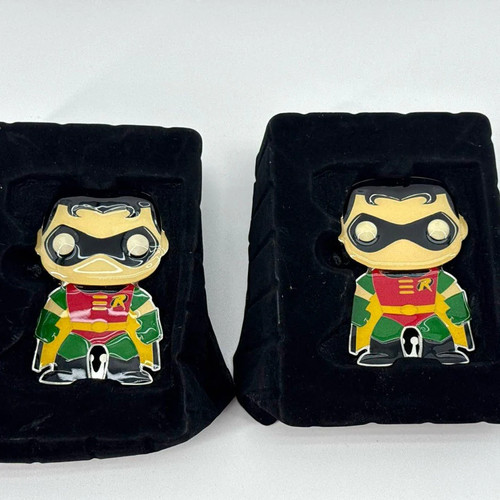 Funko Pop! Pin Robin #02 Enamel w/ Stand lot Apparel