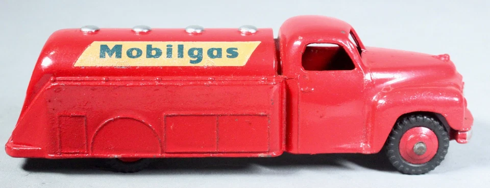 Dinky Toys 440 Mobilgas Tank Truck with Banner Decals, Original Box - Image 4 of 4
