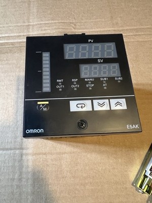 Omron E5AK-AA2-500 Digital Temperature Controller NEW