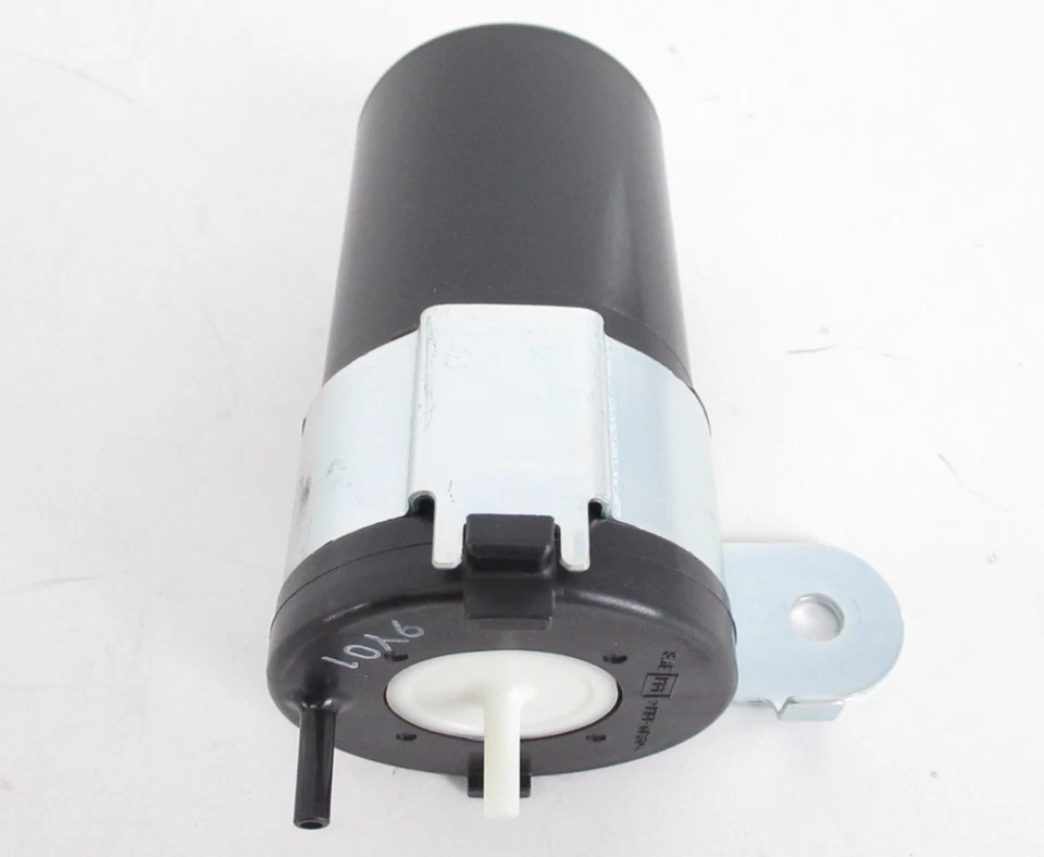 Conjunto de depósito de tanque de presión de vacío genuino OEM Nissan 22370-2Y50A Foto 3 de 4