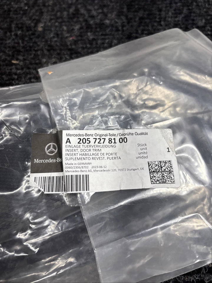 2016-2021 MERCEDES-BENZ C63 AMG W205 4.0L - Front LEFT DOOR Panel Storage Insert - Image 2 of 3