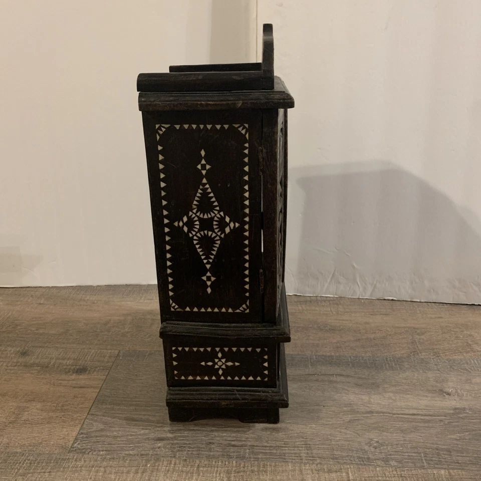 Antiguo altar santuario budista de madera tallada a mano ~ con incrustaciones de madreperla Foto 4 de 4