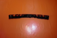 PORSCHE MACAN RETAINING STRIP CENTER BRACKET 2018 2019 2020 2021 2022 95B807863B