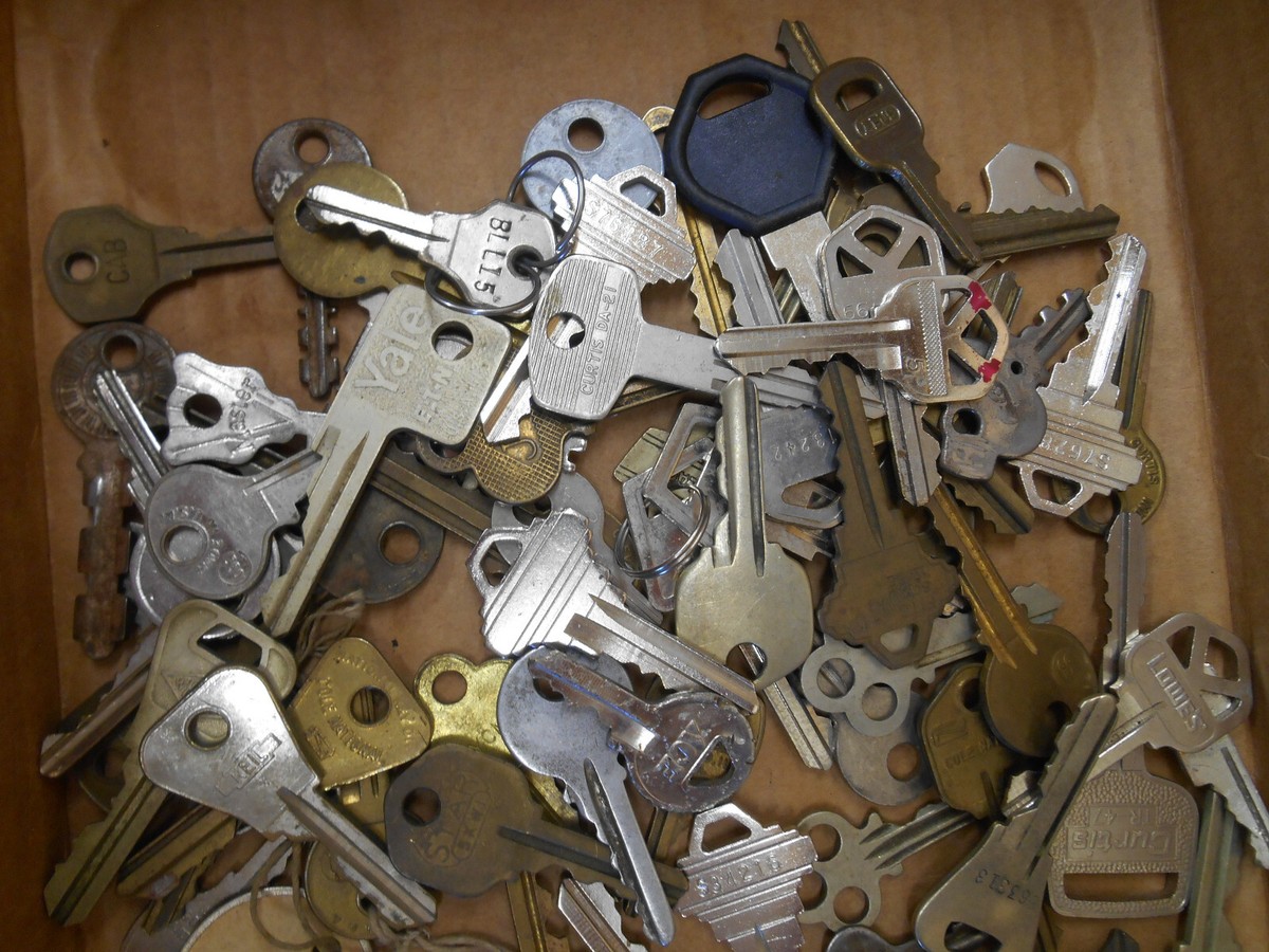 Lot of 100 + (110) Vintage Old Antique Keys Cars House Doors Locks