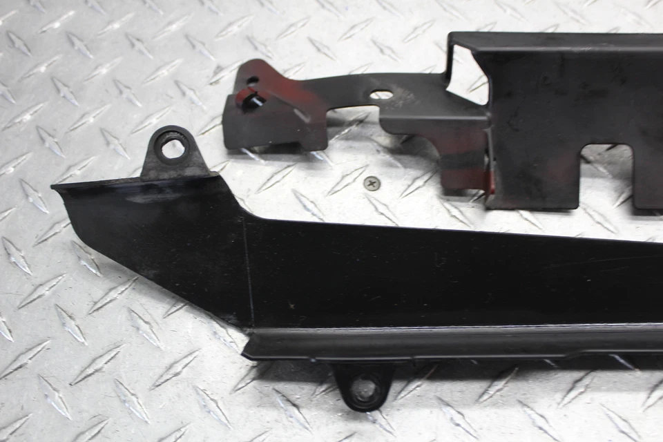 Yamaha YZF R1 2000 abrazador de neumático de rueda trasera guardabarros/protector de cadena/cubierta de bocina y otros Foto 4 de 4