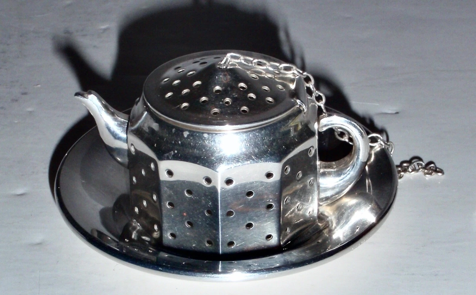 Vintage Sterling Silver Tea Pot Tea Ball Infuser Strainer Amcraft Attleboro, Mas
Opens in a new wind
