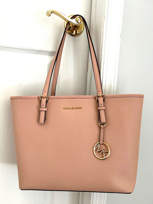 Michael Kors Shoulder Tote Bag in Pink Leather   Excellent Condition