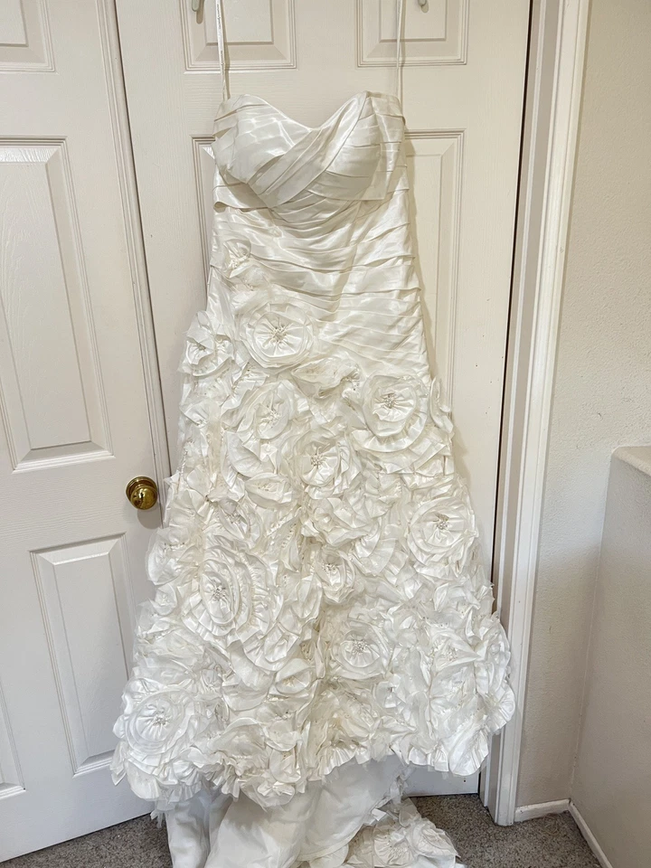 Свадебное платье Galina Signature SV415 David's Bridal Sweetheart с вырезом горловины размер 14 - Изображение 4 из 4