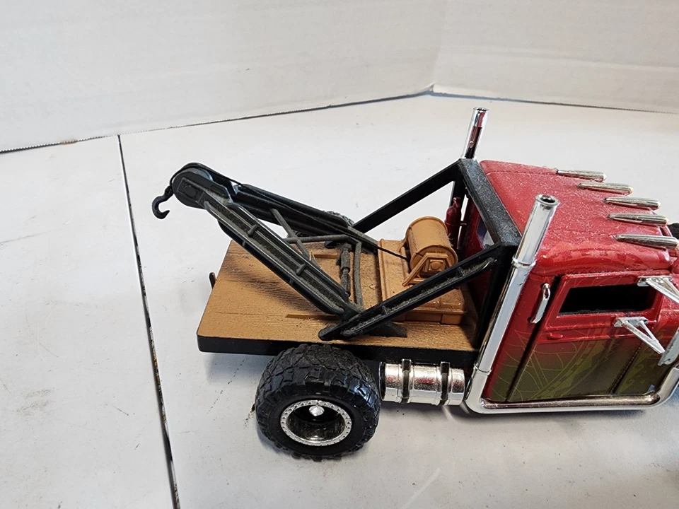 Jada Toys HOBBS & SHAW CUSTOM PETERBILT TRUCK FAST & FURIOUS1:24 - Image 4 of 4