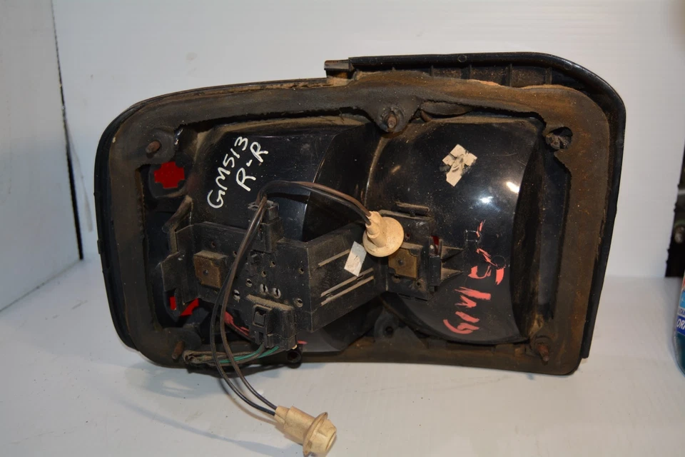 Luz trasera derecha del lado del pasajero Oldsmobile Achickva 1992-1998 OEM, 166-01452B Foto 3 de 4