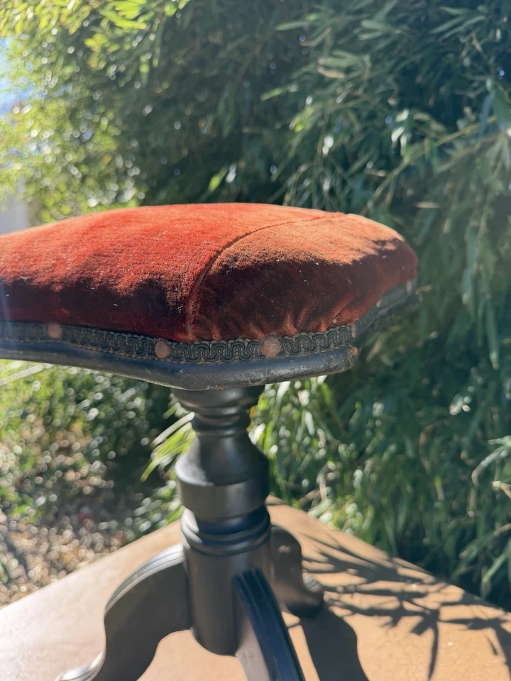 Antiguo piano victoriano ajustable tela original y relleno rojo gótico! 💀 Foto 3 de 4