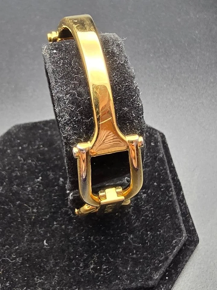 Reloj de cuarzo con brazalete dorado GUCCI 1500 para mujer esfera dorada QZ auténtico usado Japón Foto 3 de 4