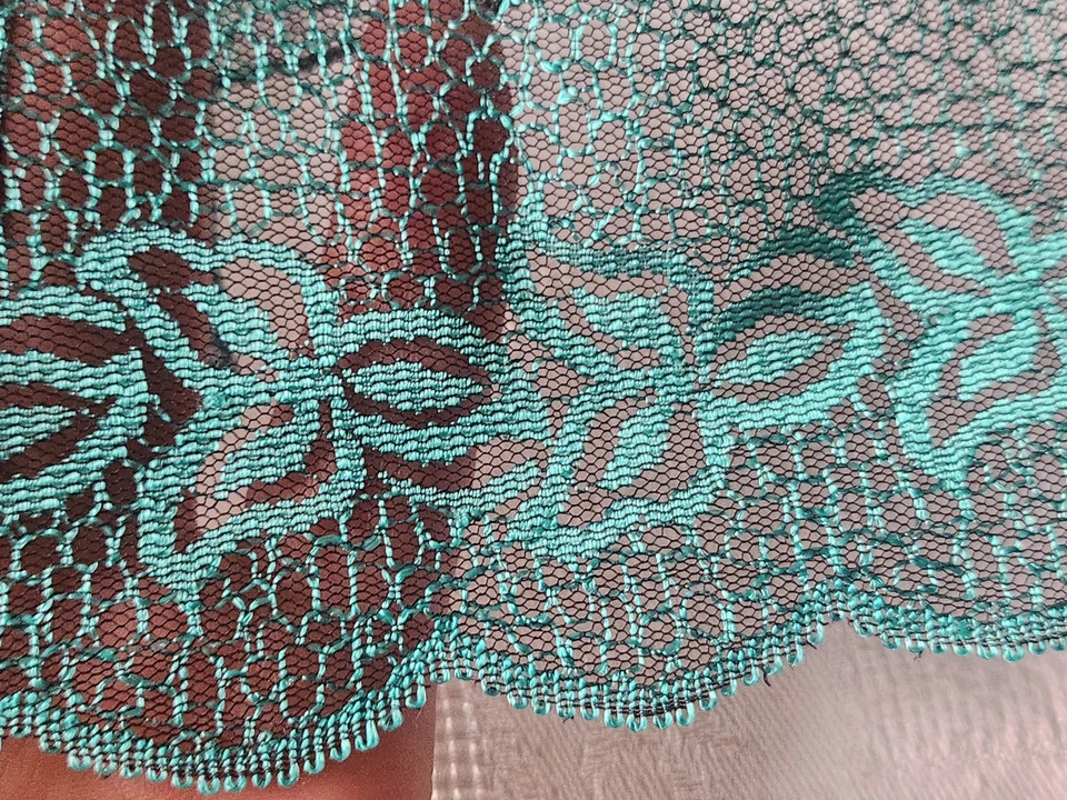 Large dentelle vinatge lumineuse bleu au métre sur 9,7 cm A5 - Photo 2/3