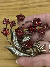Vintage Crown Trifari Rhinestone Brooch 